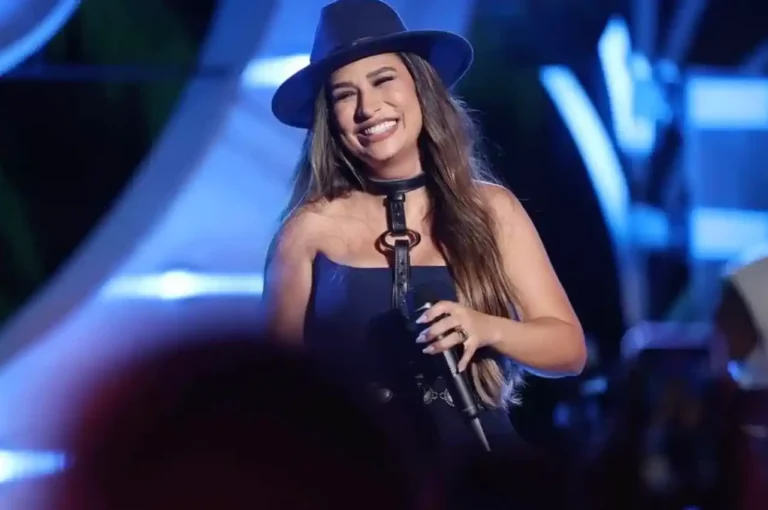 Bispa Sonia Hernandes celebra evangelismo em show de Simone Mendes