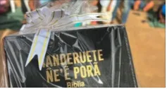 Missão de igreja brasileira beneficia comunidade indígena com Bíblias em guarani