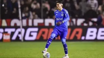 Rossi brilha nos pênaltis e garante classificação do Flamengo