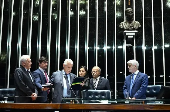 Após saída de Buzetti, José Lacerda toma posse no Senado Ex-deputado estadual e ex-secretário de Meio Ambiente substitui Margareth Buzetti