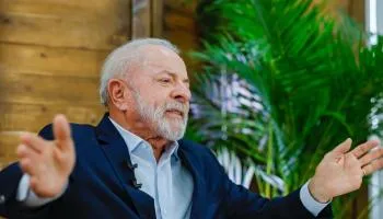 Saiba se a homenagem a Lula em escola de samba pode configurar crime eleitoral