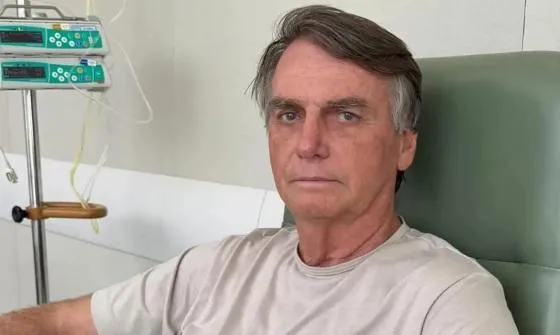 Bolsonaro recebe alta e vai cumprir prisão domiciliar Ex-presidente deixa hospital após 14 dias e cumprirá 90 dias em casa por decisão do STF