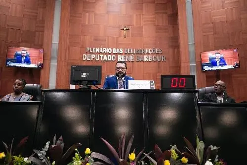 Assembleia Legislativa homenageia profissionais da enfermagem