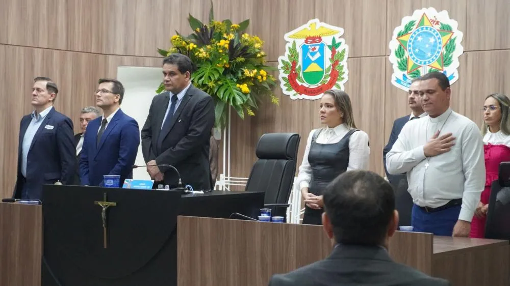 Sessão Solene de entrega de Títulos de Cidadão reúne autoridades e homenageados em VG