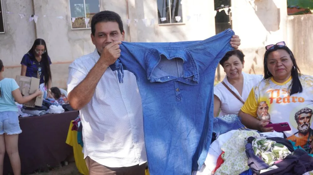 Mais de mil pessoas são atendidas em edição do Bazar Solidário em Várzea Grande