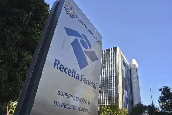 Governo autoriza concursos com salários de até R$ 32 mil Banco Central e Receita recebem aval para novos concursos
