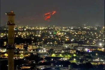 Bombeiros usam 3 aeronaves para combater incêndio no Morro de Santo Antônio