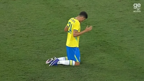 Brasil evita derrota para Austrália com gol no último lance