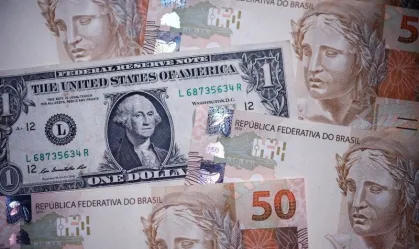 Dólar ronda estabilidade com mercado de olho em eleição e inflação dos EUA